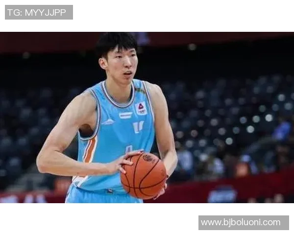 齐麟：从篮球新星到职业生涯的璀璨之路探秘